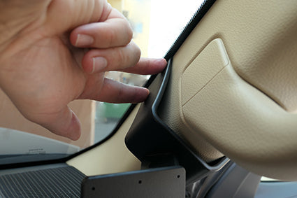 Hand adjusting ClicOn Dash Mount 