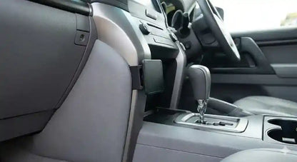 ClicOn lower centre console mounting bracket installed on pre-facelift 2008 to 2015 Toyota LandCruiser 200 Series without drilling